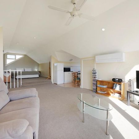 Logans Beach Apartments - The Loft Warrnambool Exterior photo